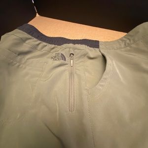 The North Face. Casual pull on pants hiking. Sage green. Size Medium.